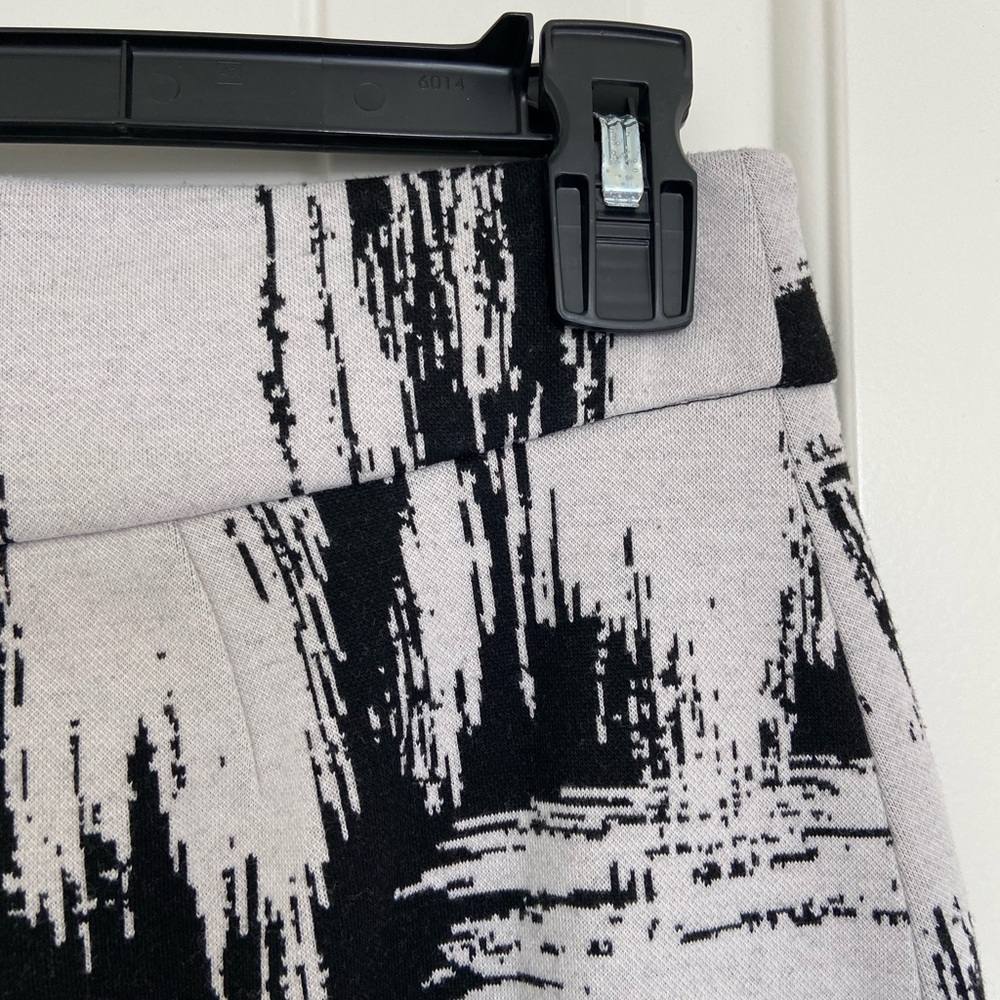 EUC | Vintage Grace women’s black white knit polyester abstract skirt size 10 - Picture 2 of 6